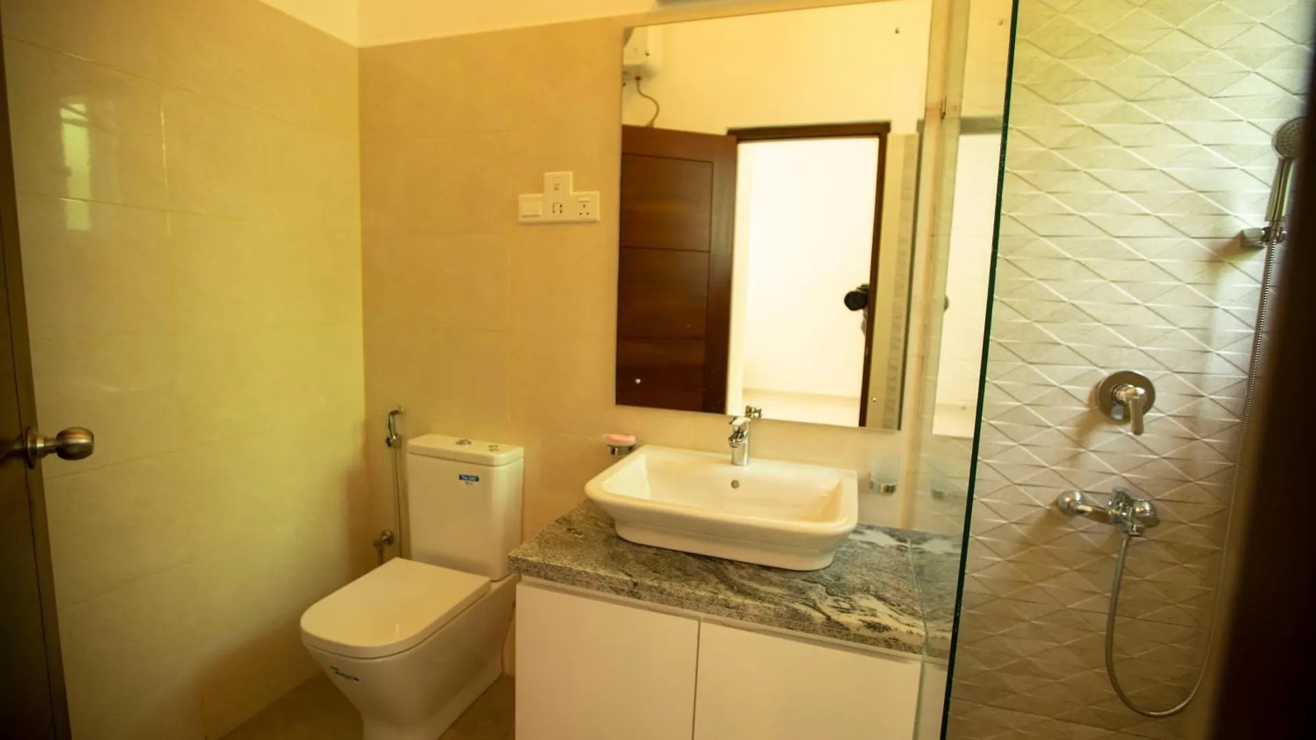 منتجع Lake Villas Premium كاندي
